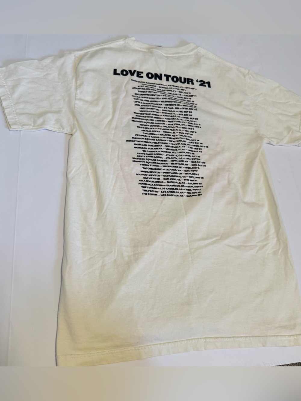 Official Harry Styles Love On Tour 2021 Bunny T-Shirt - Size Medium - Picture 2 of 7